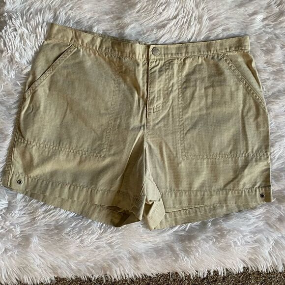 Tommy Hilfiger Shorts Size 2 - Picture 1 of 5